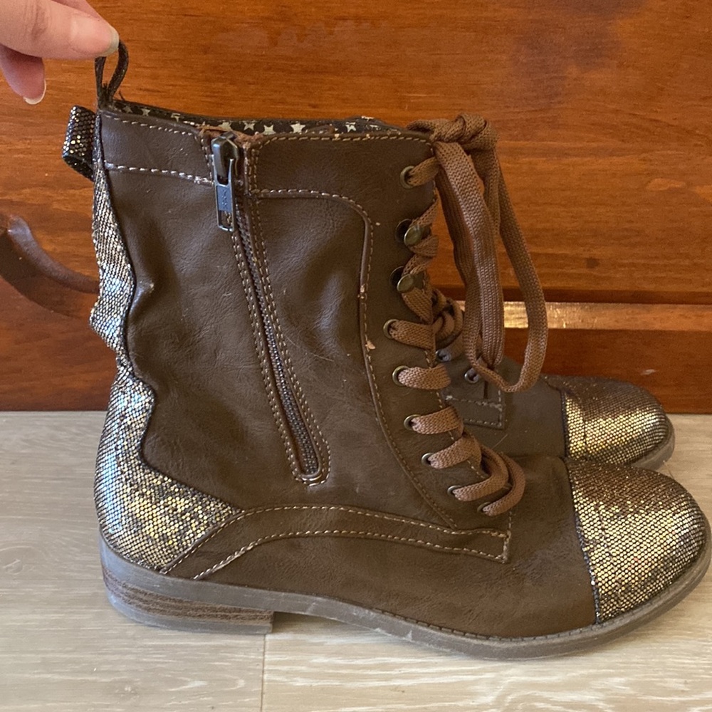 Brown side zip boots with gold glitter details - Picture 2 of 4